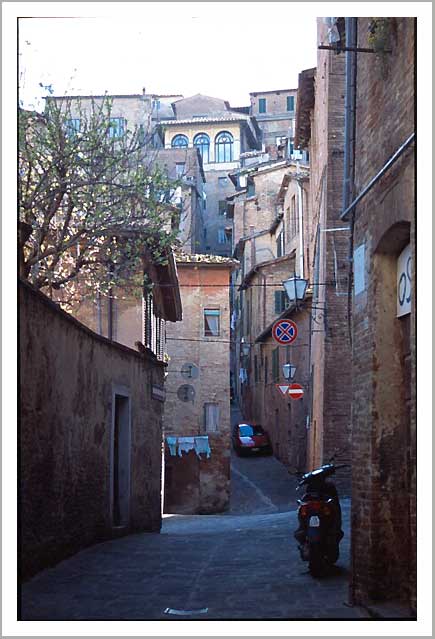 siena_alley